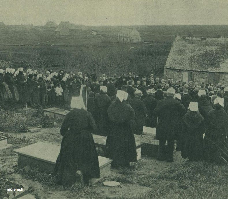 Cérémonie hommage cimetière ouessant 27 avril 1897