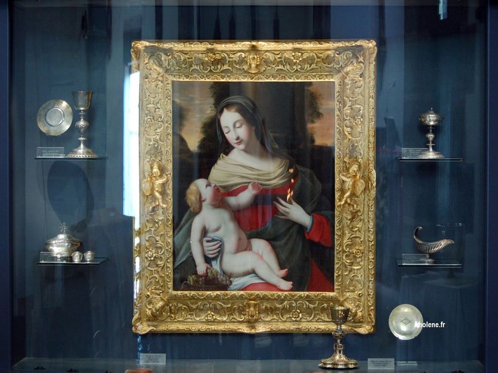 vitrine blindée de l'eglise de Molène