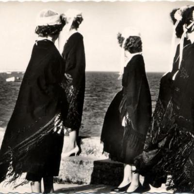 Jeunes Molenaises En Costume Traditionnel Editions Gaby Ref6