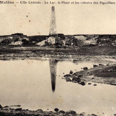 Molene Ledenez Le Lac Le Phare Et Les Cahutes De Pigouillers 1920