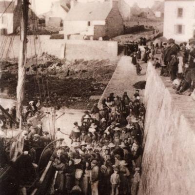 La Louise A Quai A Molene Le Ravitaillement Y. Bourles Pleyben