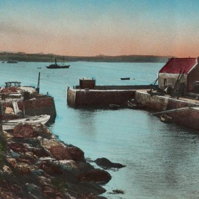 Ouessant La Baie De Lampaul Et Le Travailleur Ciedesartsphotomcaniquesdestrasbourg