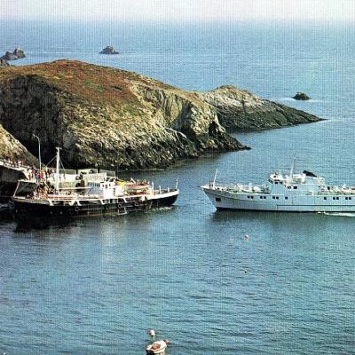 Ouessant Arrivee Des Vedettes Photos Yrcaoudal Editions Yca Ref2635 P1984