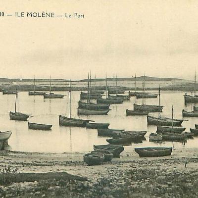 Le Port De Molene A Maree Basse