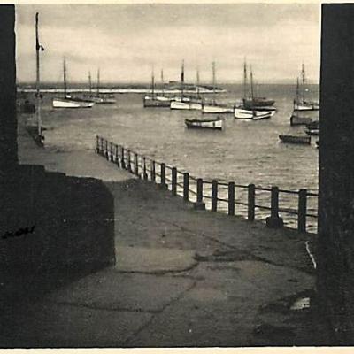Molene Le Port Et Le Quai Photo N.masson Postee En 1955